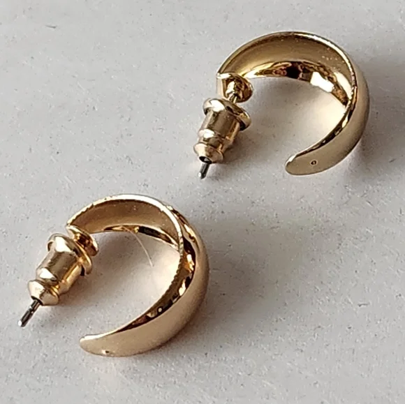 Shiny Gold-tone wide Hoop Earrings - Picture 2 of 4